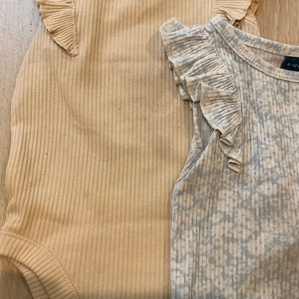 Ruffled Rib Onesie Bundle - Picture 4 of 5